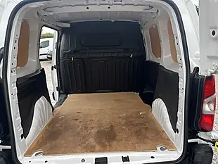 Used 2021 Peugeot Partner Professional White - Interior and Exterior details 20