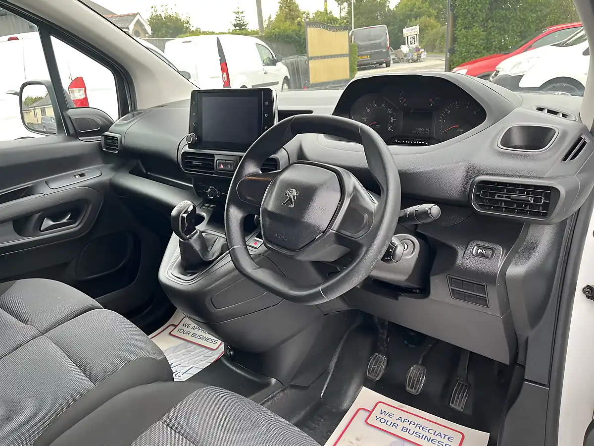 Used 2021 Peugeot Partner Professional White - Interior and Exterior details 12