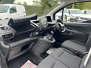 Used 2021 Peugeot Partner Professional White - Interior and Exterior details 15