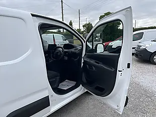 Used 2021 Peugeot Partner Professional White - Interior and Exterior details 16