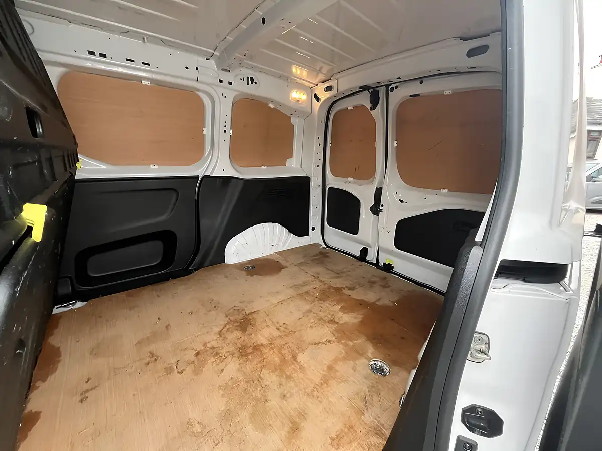 Used 2021 Peugeot Partner Professional White - Interior and Exterior details 19