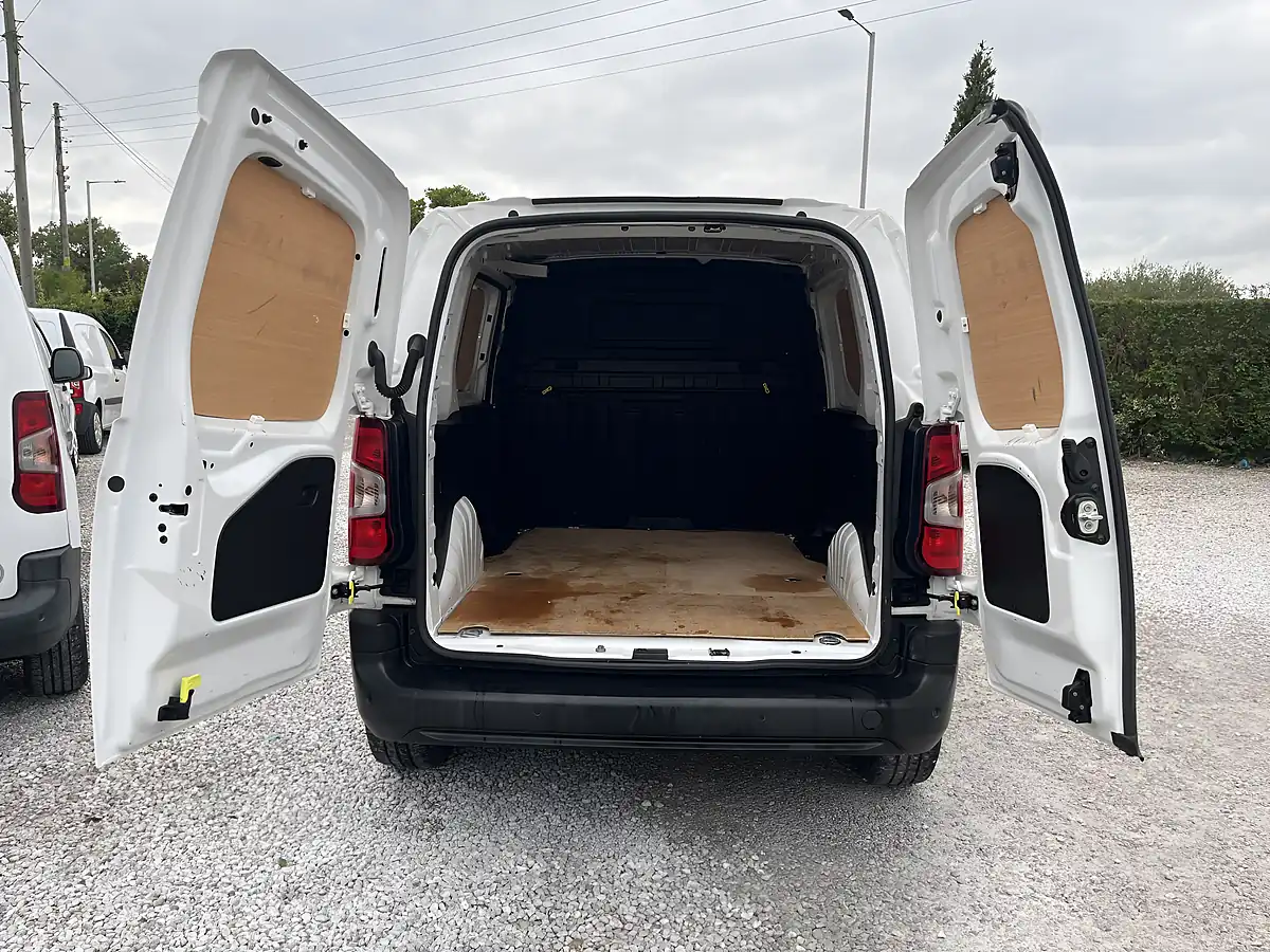 Used 2021 Peugeot Partner Professional White - Interior and Exterior details 2