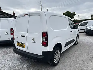 Used 2021 Peugeot Partner Professional White - Interior and Exterior details 9