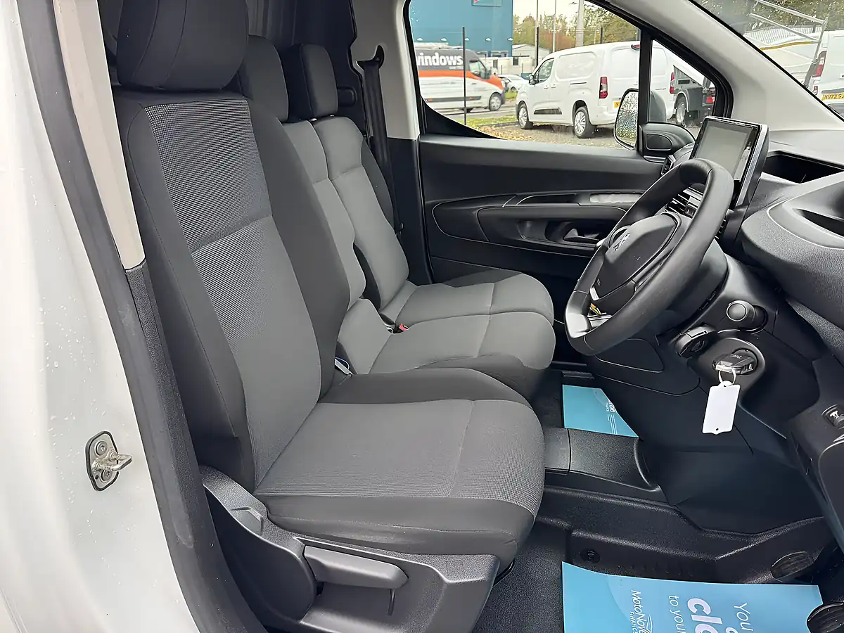 Used 2021 Peugeot Partner Professional White - Interior and Exterior details 14
