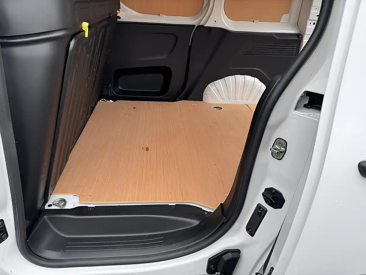 Used 2021 Peugeot Partner Professional White - Interior and Exterior details 15