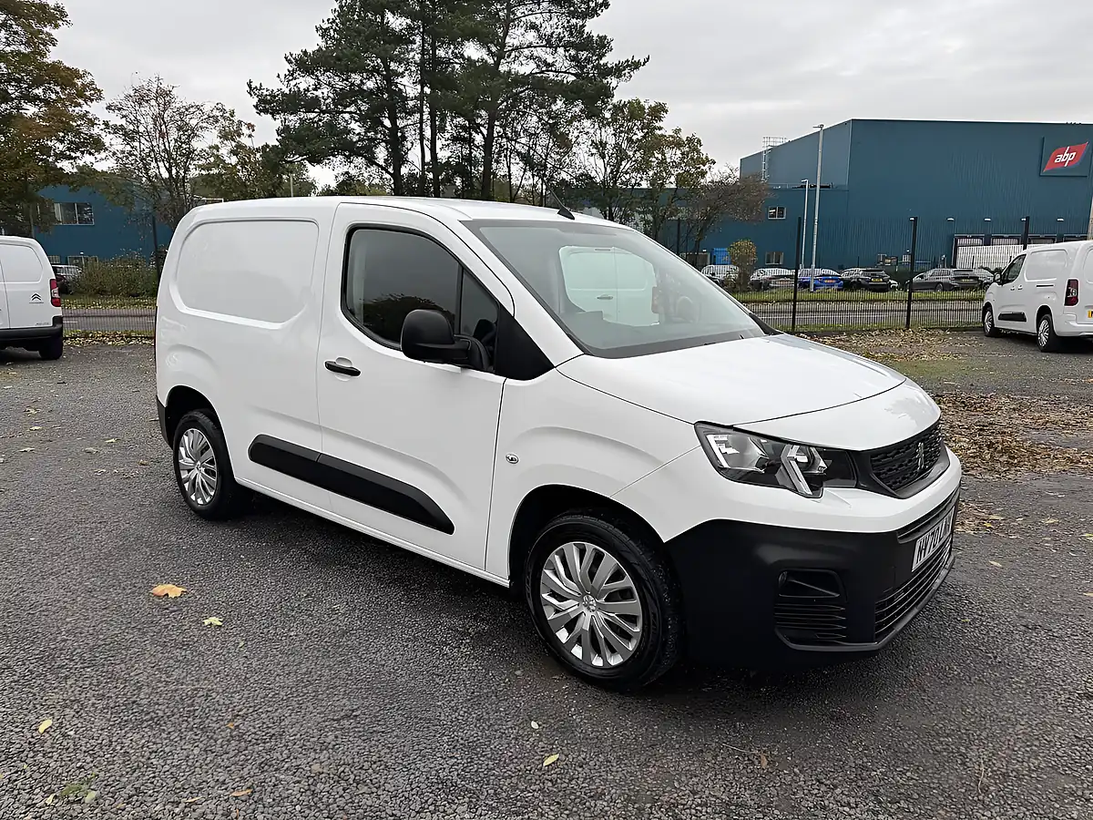 Used 2021 Peugeot Partner Professional White - Interior and Exterior details 3