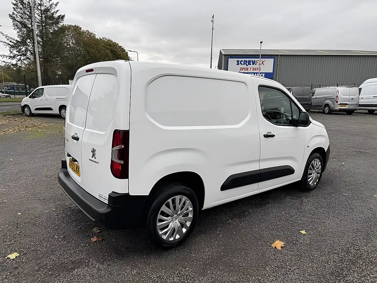 Used 2021 Peugeot Partner Professional White - Interior and Exterior details 5
