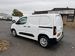 Used 2021 Peugeot Partner Professional White - Interior and Exterior details 7