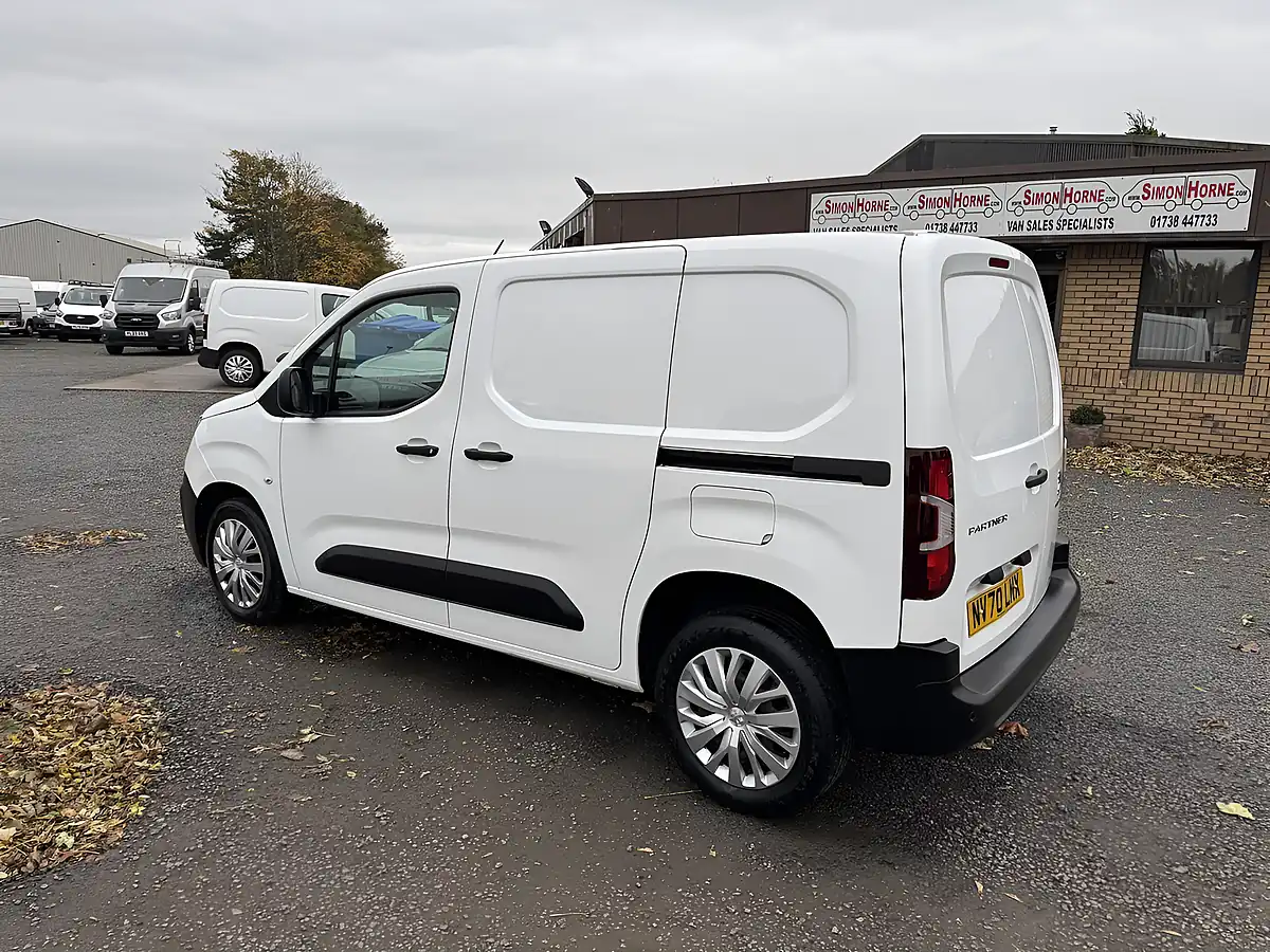 Used 2021 Peugeot Partner Professional White - Interior and Exterior details 7