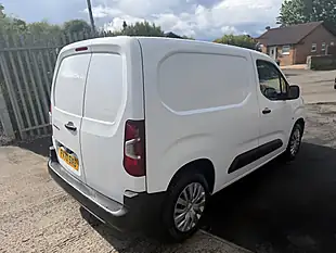 Used 2021 Peugeot Partner Professional White - Interior and Exterior details 11