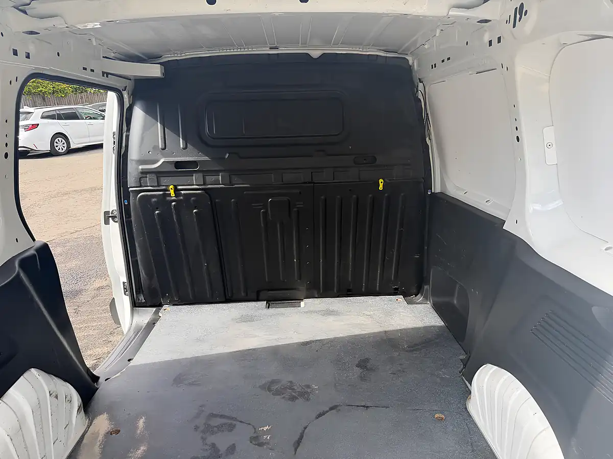 Used 2021 Peugeot Partner Professional White - Interior and Exterior details 15
