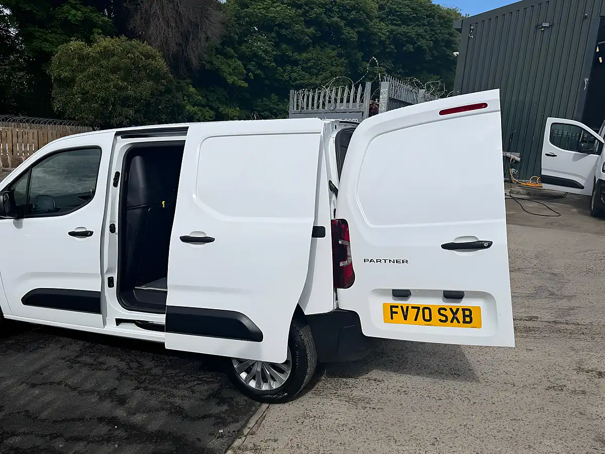 Used 2021 Peugeot Partner Professional White - Interior and Exterior details 18