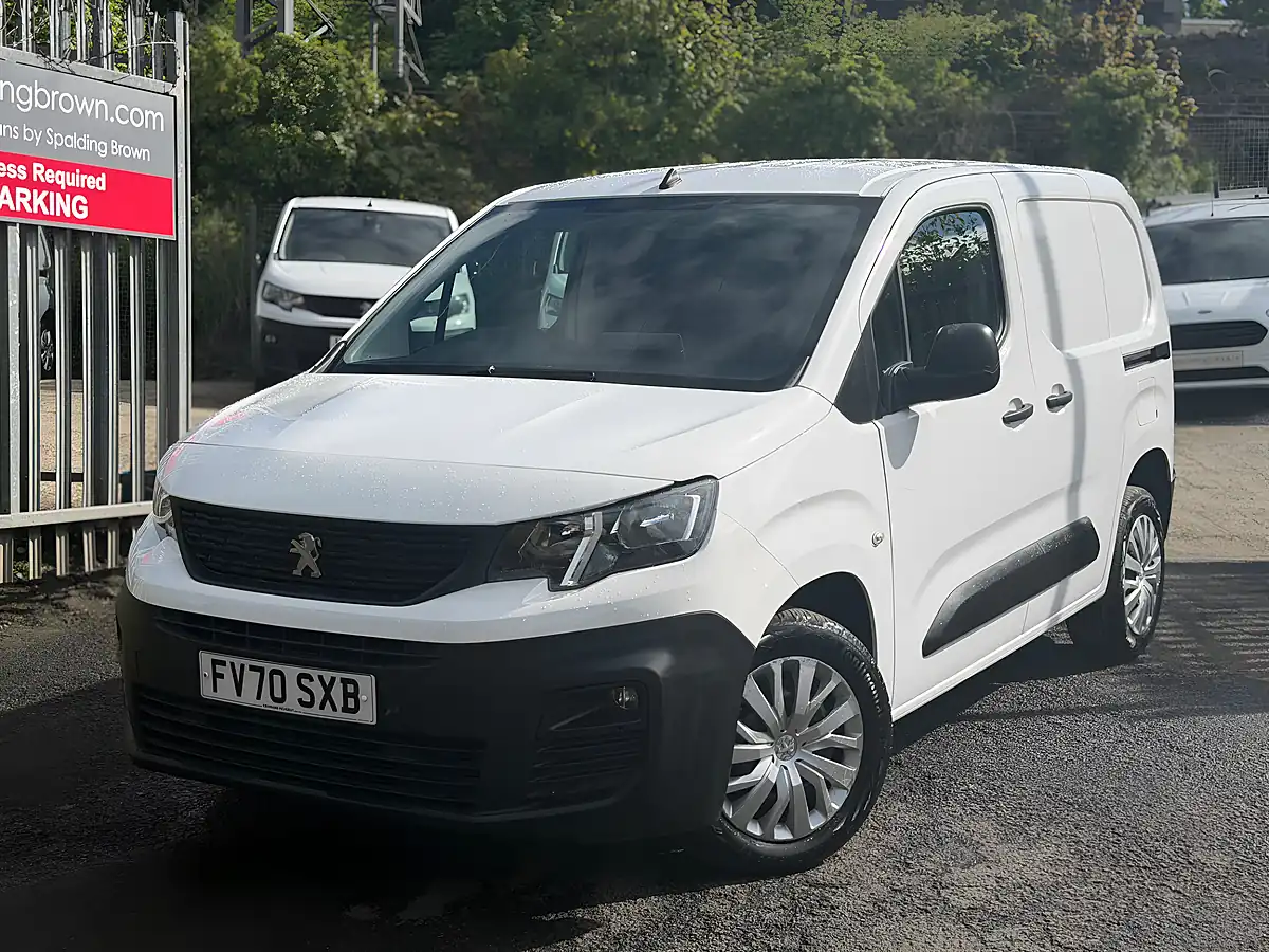 Used 2021 Peugeot Partner Professional White - Interior and Exterior details 3