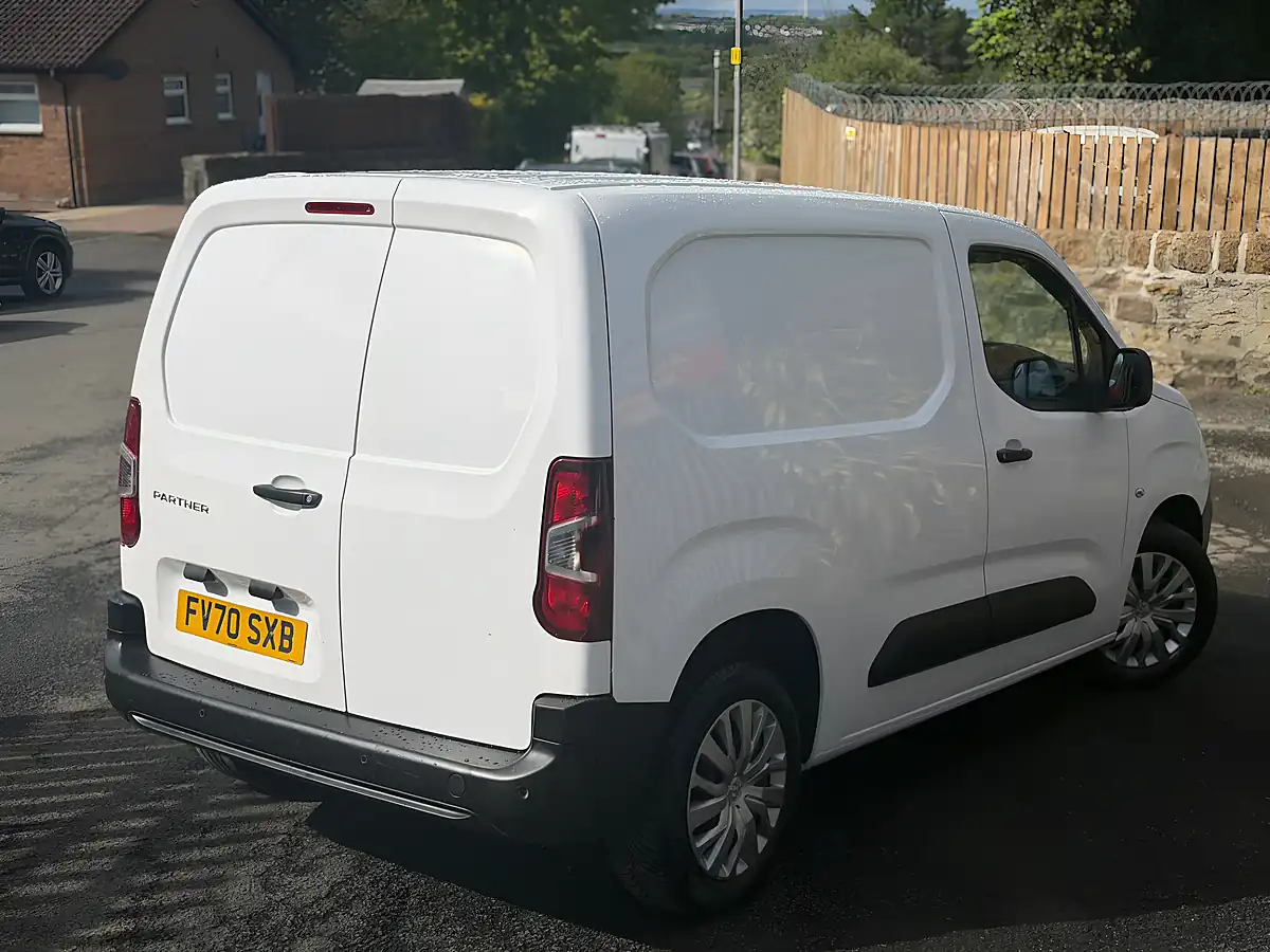 Used 2021 Peugeot Partner Professional White - Interior and Exterior details 4