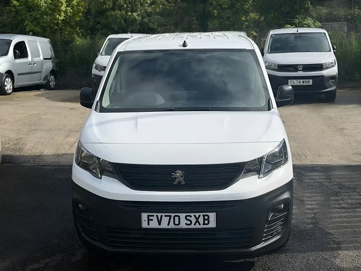 Used 2021 Peugeot Partner Professional White - Interior and Exterior details 6