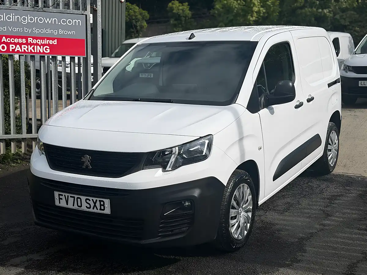 Used 2021 Peugeot Partner Professional White - Interior and Exterior details 7
