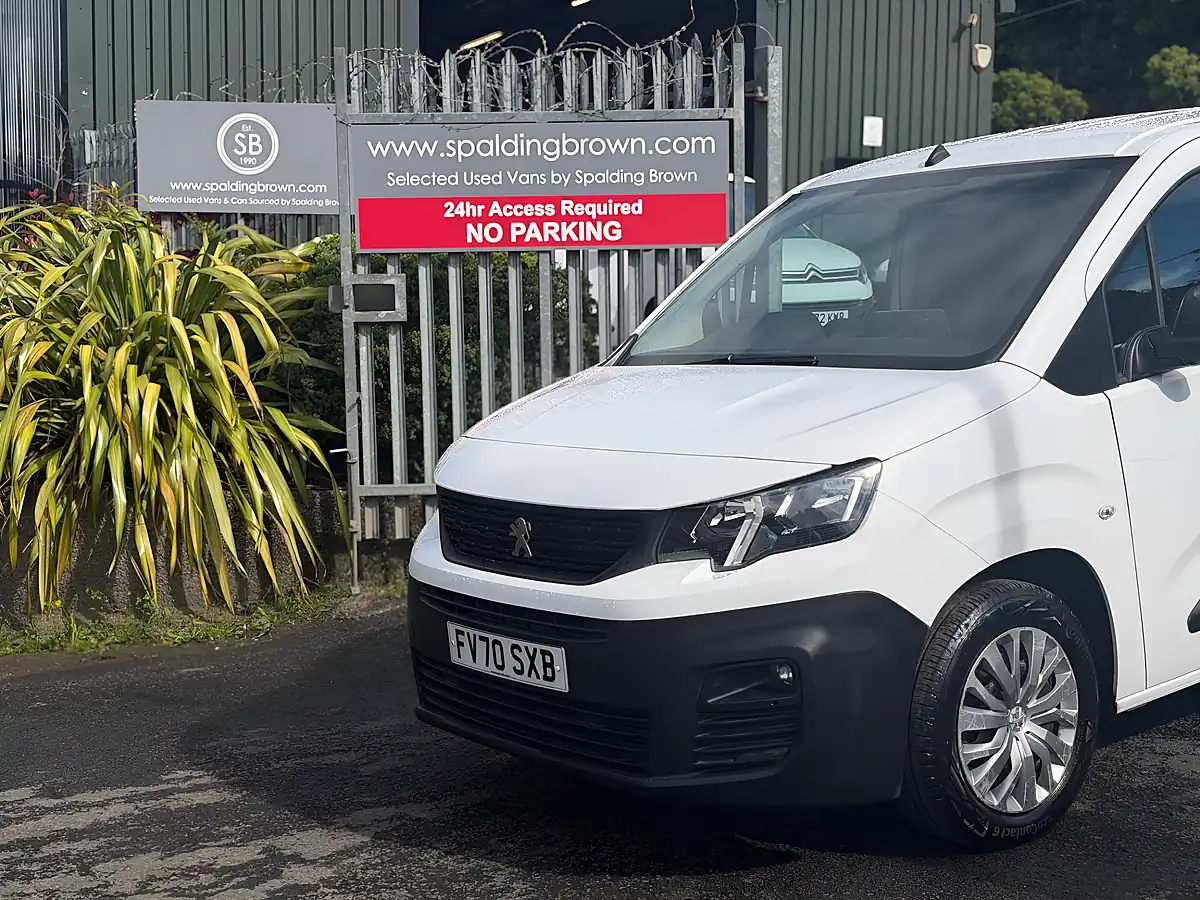 Used 2021 Peugeot Partner Professional White - Interior and Exterior details 8