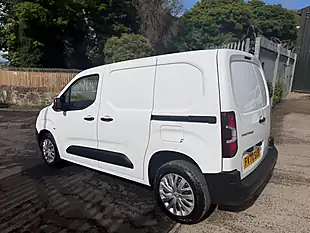 Used 2021 Peugeot Partner Professional White - Interior and Exterior details 9