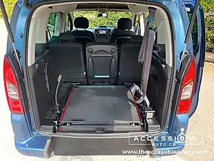 Used 2021 Peugeot Rifter Active Blue - Interior and Exterior details 10