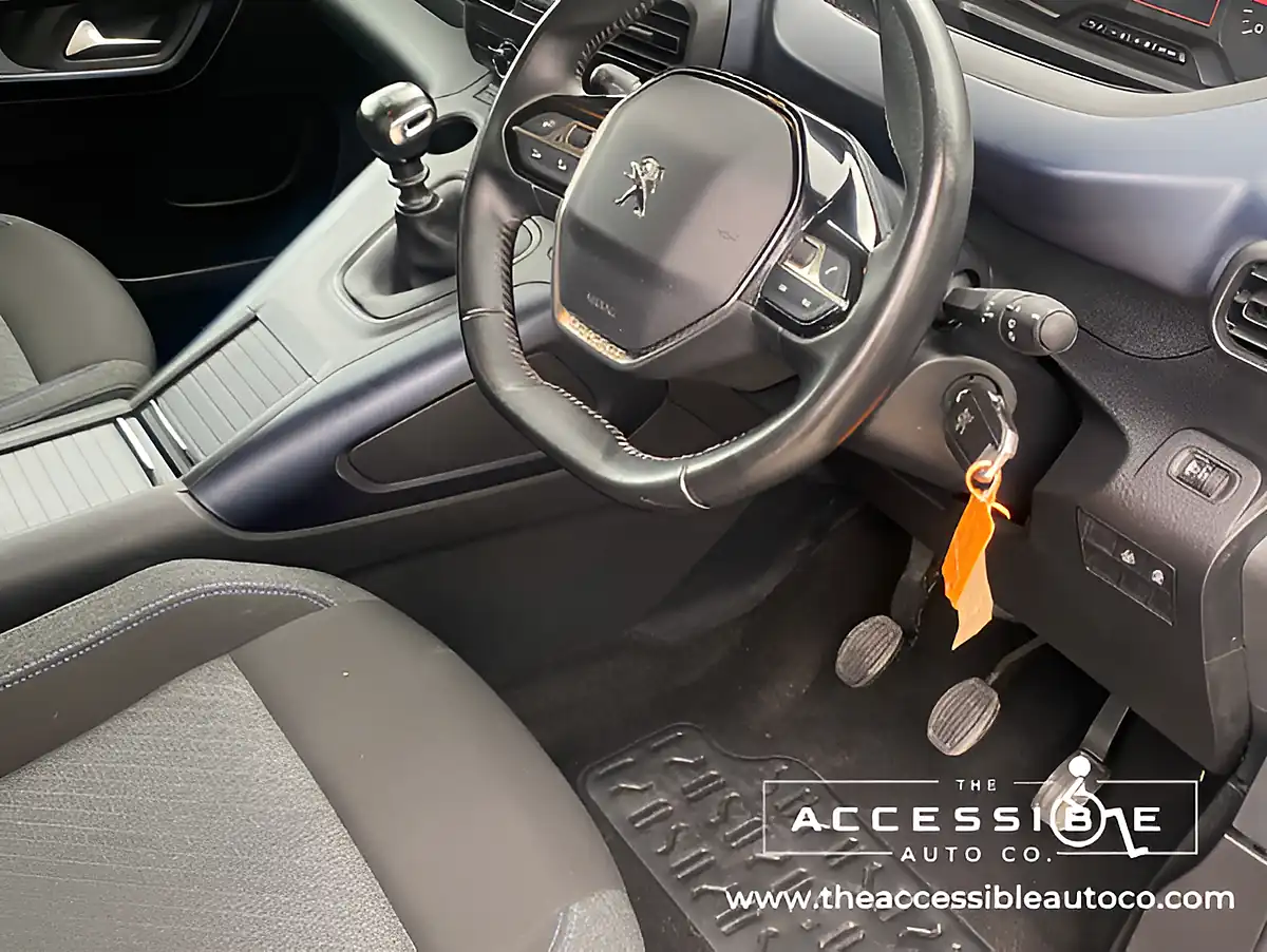 Used 2021 Peugeot Rifter Active Blue - Interior and Exterior details 12