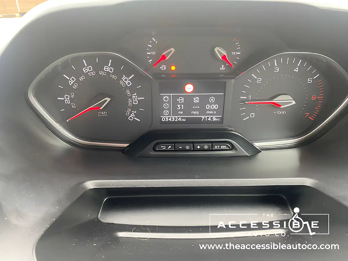 Used 2021 Peugeot Rifter Active Blue - Interior and Exterior details 16