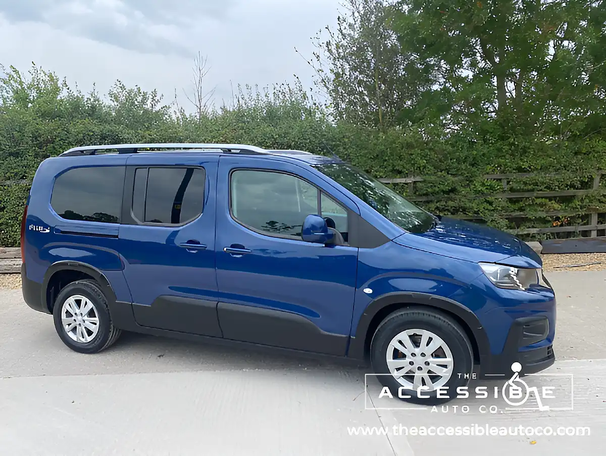 Used 2021 Peugeot Rifter Active Blue - Interior and Exterior details 2