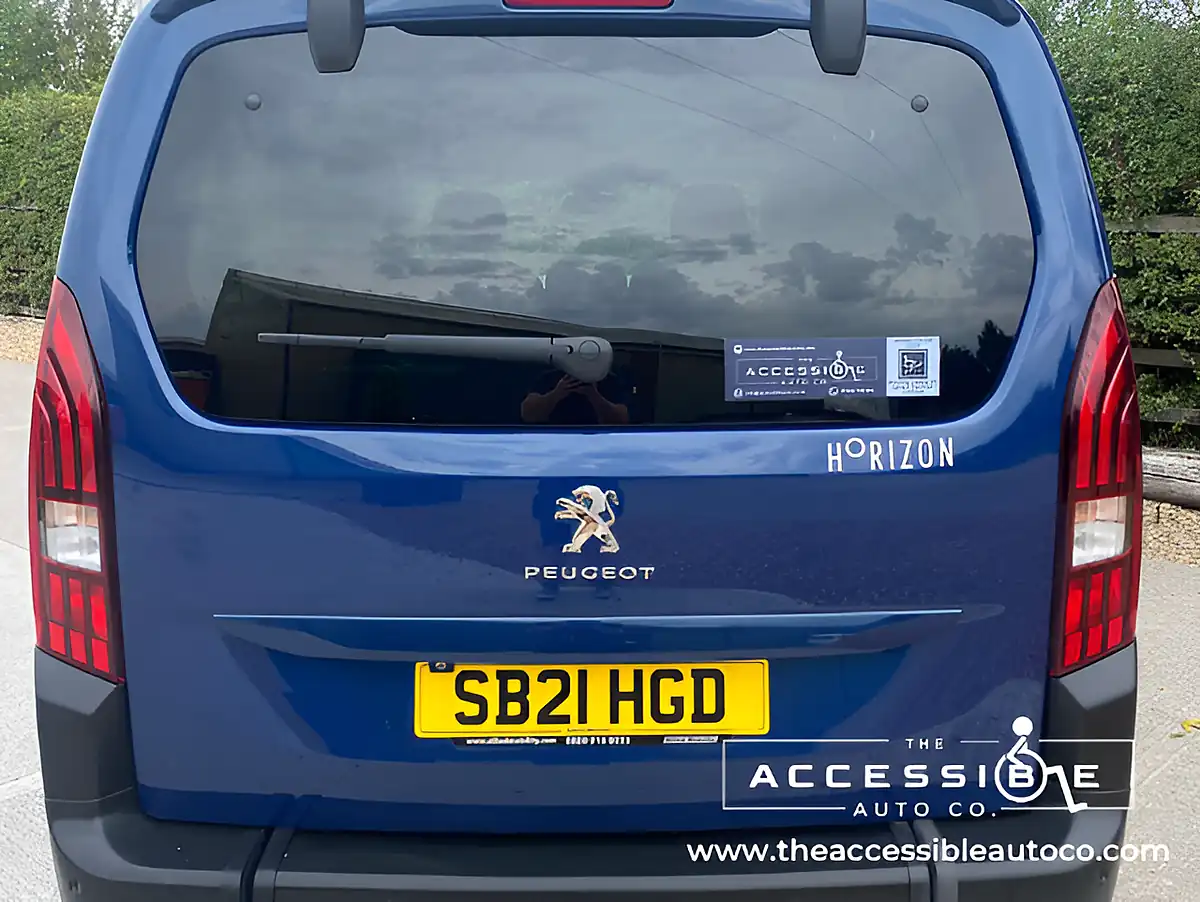 Used 2021 Peugeot Rifter Active Blue - Interior and Exterior details 8