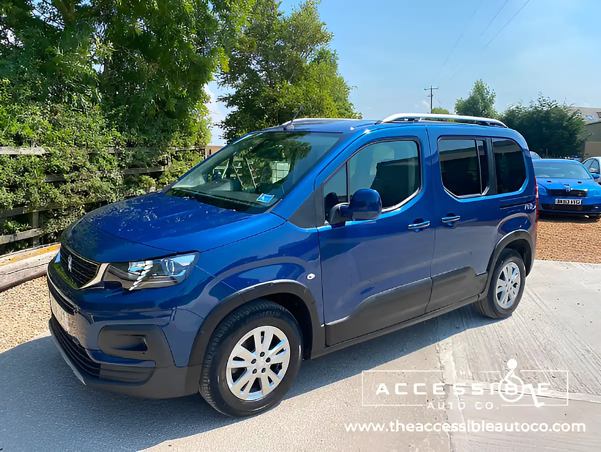 Used 2021 Peugeot Rifter Allure Blue - Interior and Exterior details 2