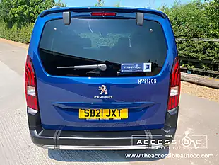 Used 2021 Peugeot Rifter Allure Blue - Interior and Exterior details 8