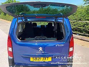 Used 2021 Peugeot Rifter Allure Blue - Interior and Exterior details 9