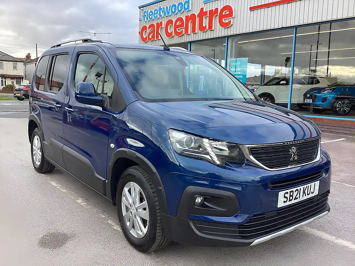 Used 2021 Peugeot Rifter Allure Blue - Front View