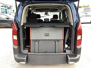 Used 2021 Peugeot Rifter Allure Blue - Interior and Exterior details 10