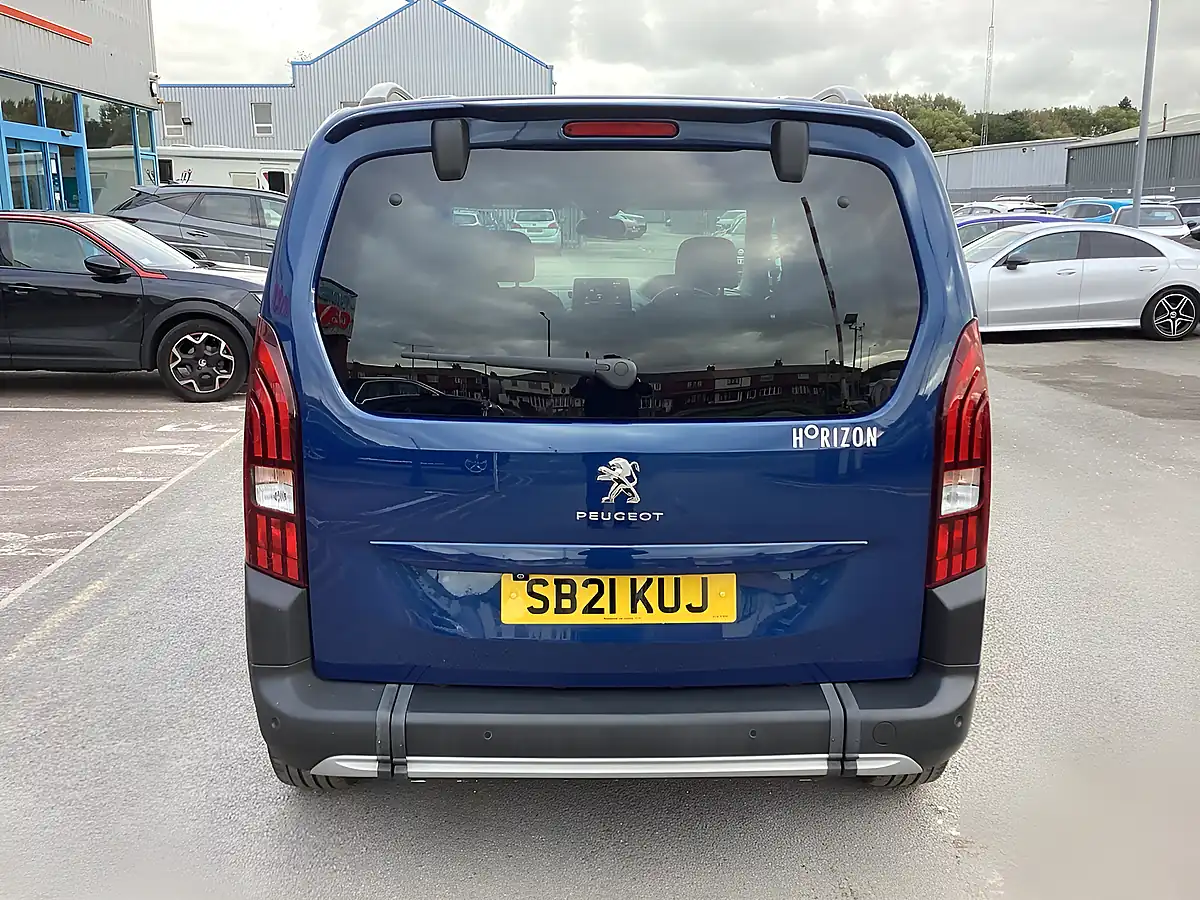 Used 2021 Peugeot Rifter Allure Blue - Interior and Exterior details 11