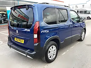 Used 2021 Peugeot Rifter Allure Blue - Interior and Exterior details 4