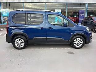 Used 2021 Peugeot Rifter Allure Blue - Interior and Exterior details 8