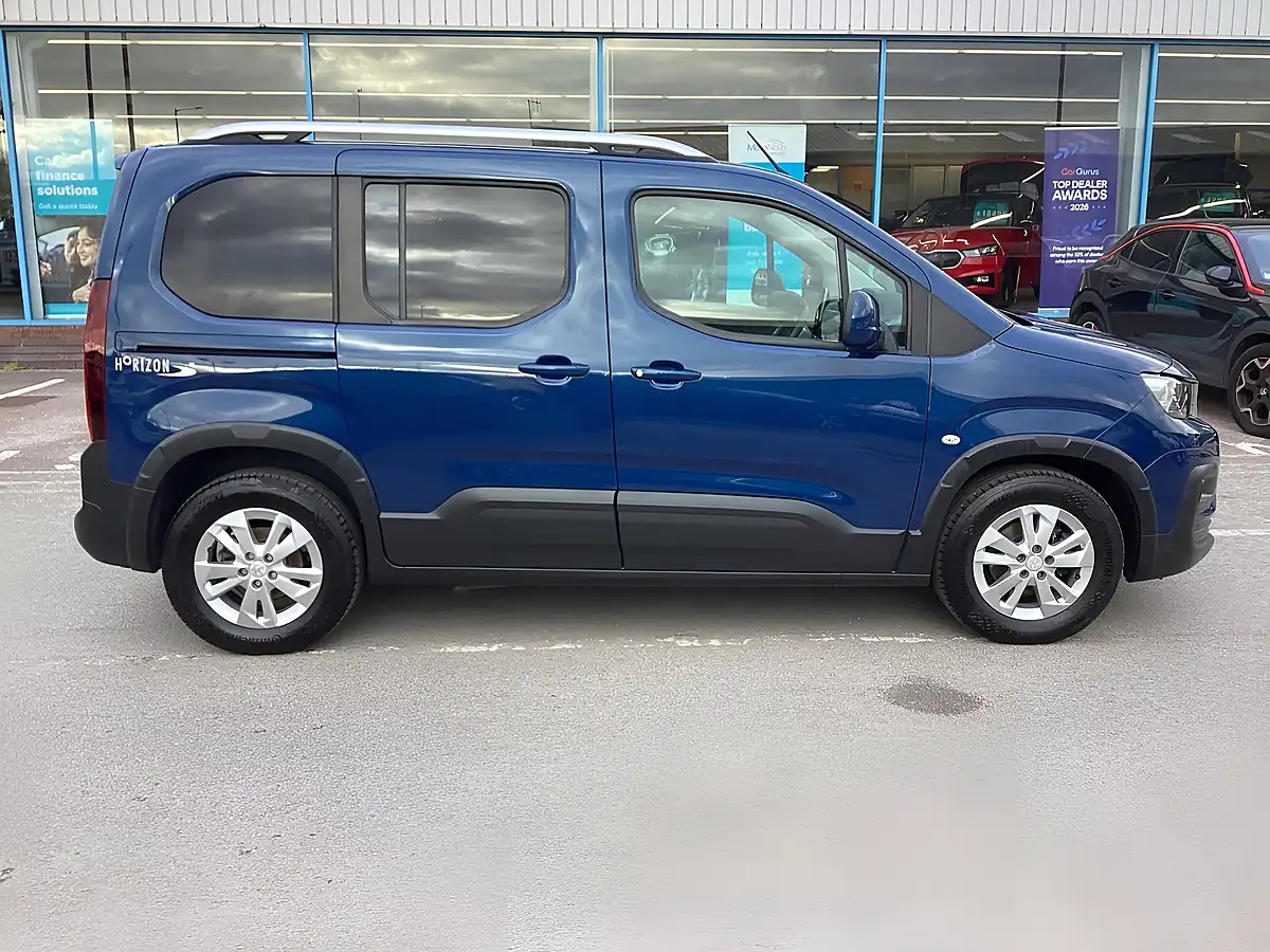 Used 2021 Peugeot Rifter Allure Blue - Interior and Exterior details 8
