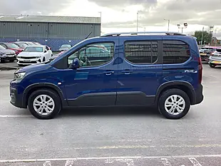 Used 2021 Peugeot Rifter Allure Blue - Interior and Exterior details 9