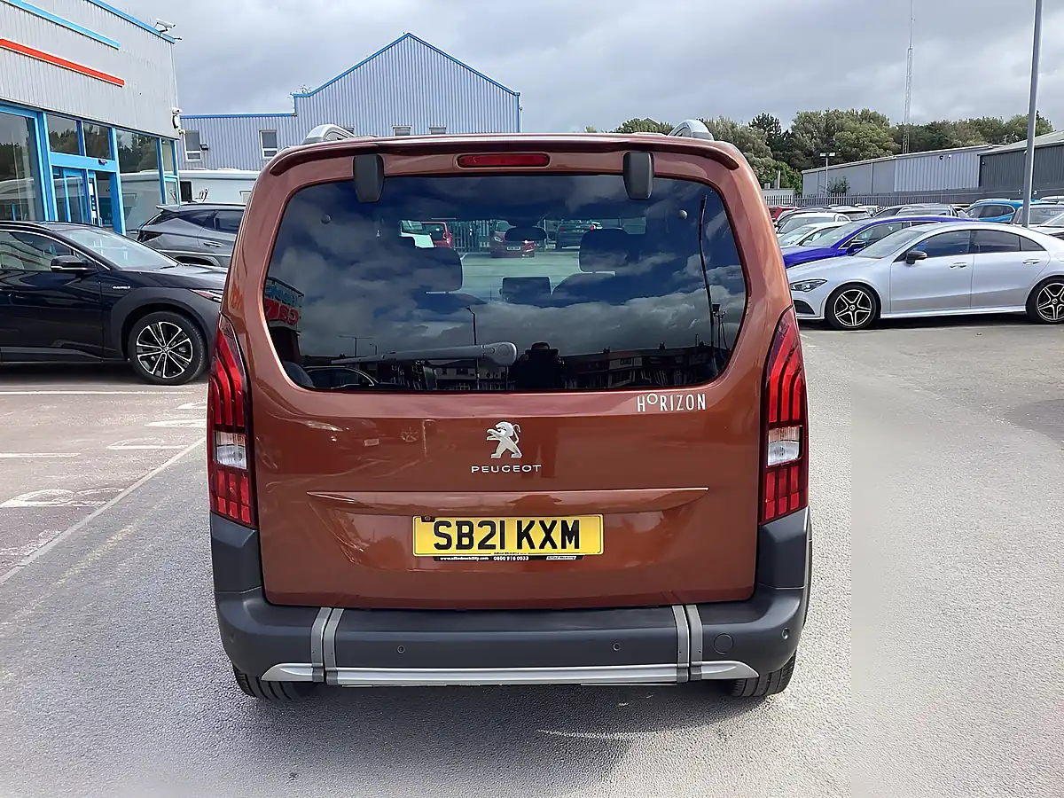 Used 2021 Peugeot Rifter Allure Bronze - Interior and Exterior details 11
