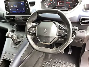 Used 2021 Peugeot Rifter Allure Bronze - Interior and Exterior details 13