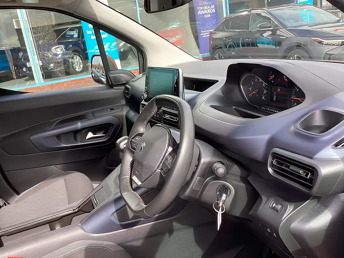 Used 2021 Peugeot Rifter Allure Bronze - Interior and Exterior details 6