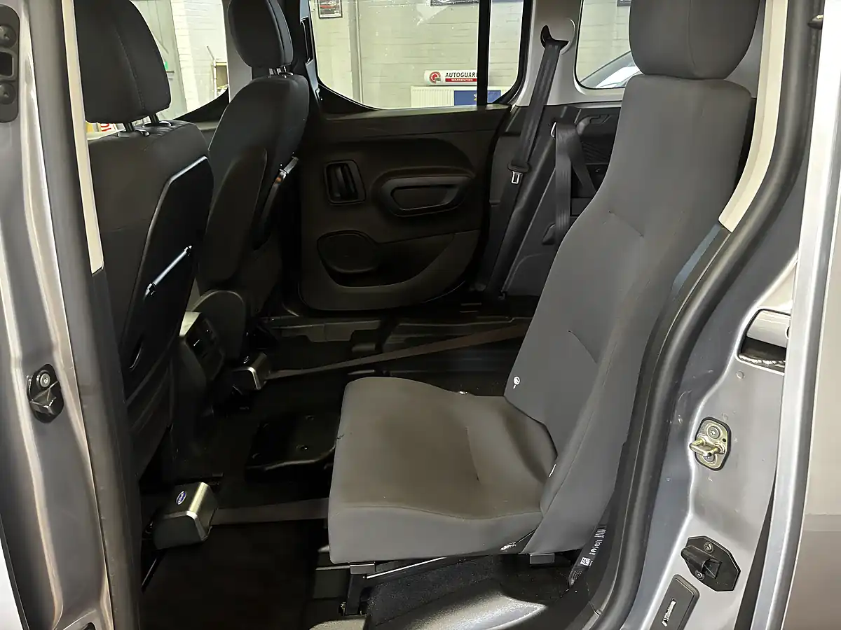 Used 2021 Peugeot Rifter Allure Grey - Interior and Exterior details 16