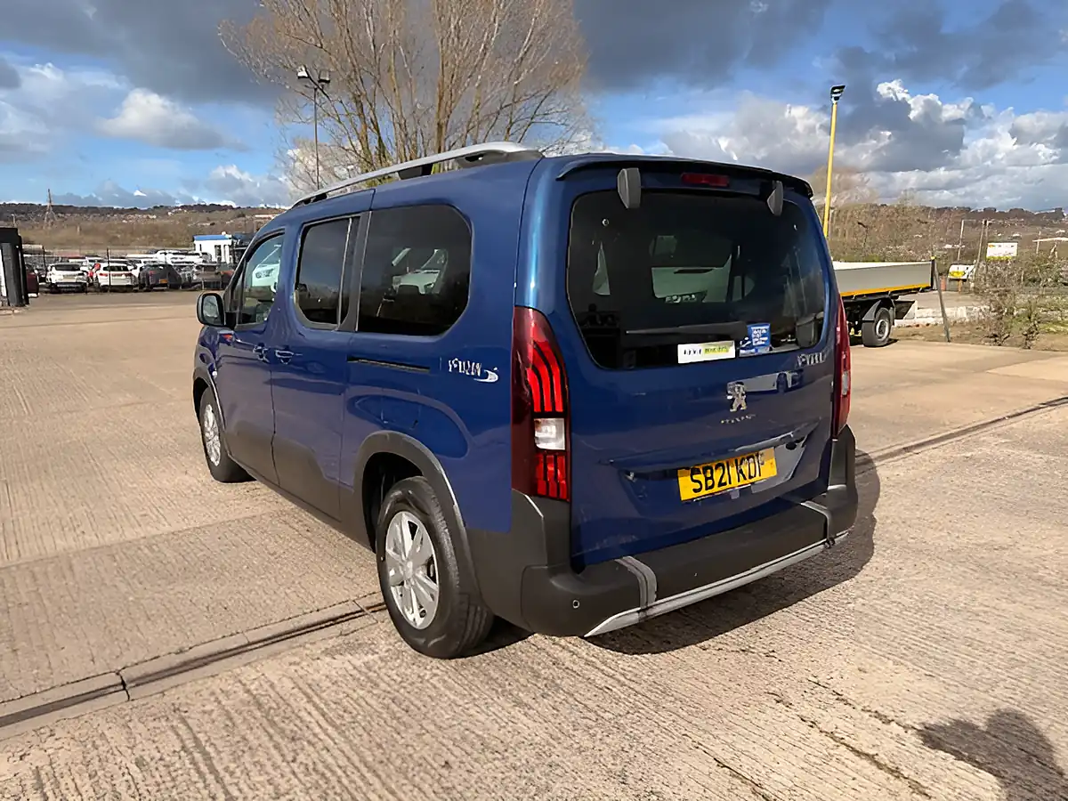 Used 2021 Peugeot Rifter Allure Horizon L2 Lwb Blue - Interior and Exterior details 11