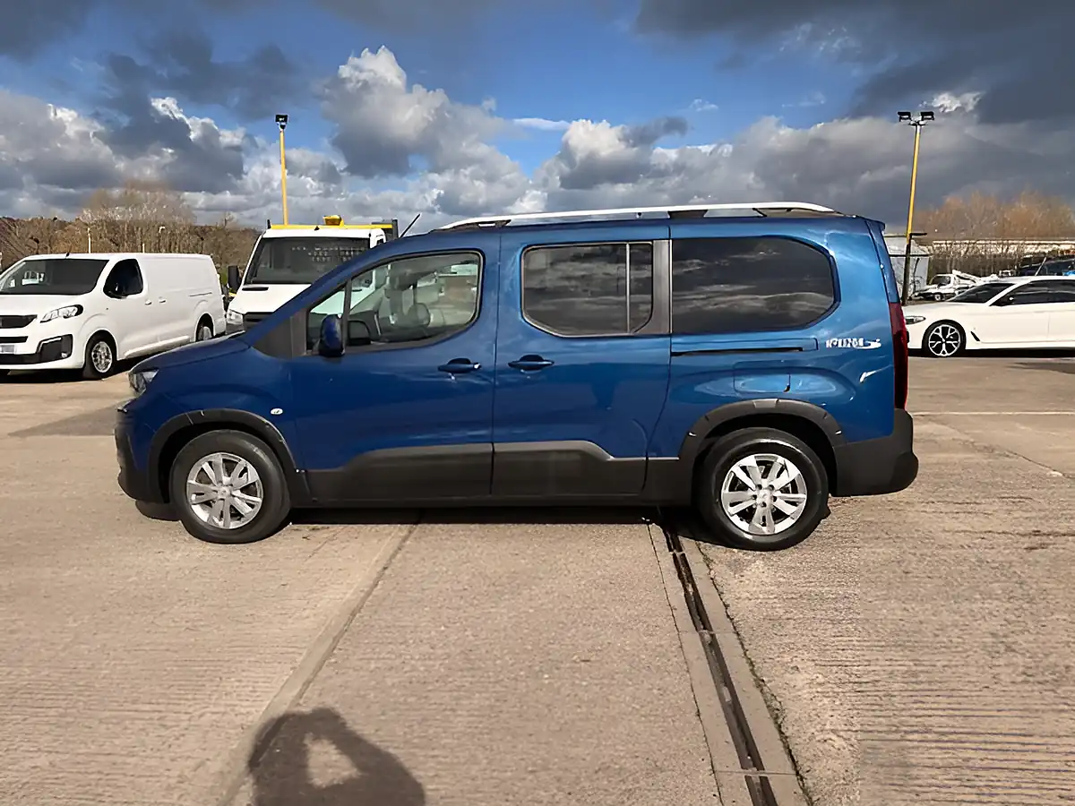 Used 2021 Peugeot Rifter Allure Horizon L2 Lwb Blue - Interior and Exterior details 12