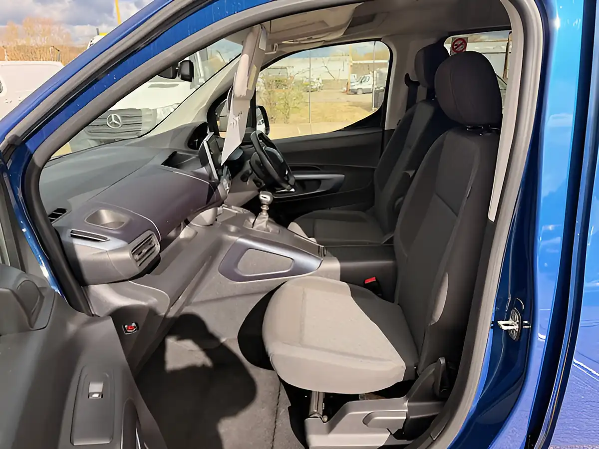 Used 2021 Peugeot Rifter Allure Horizon L2 Lwb Blue - Interior and Exterior details 15