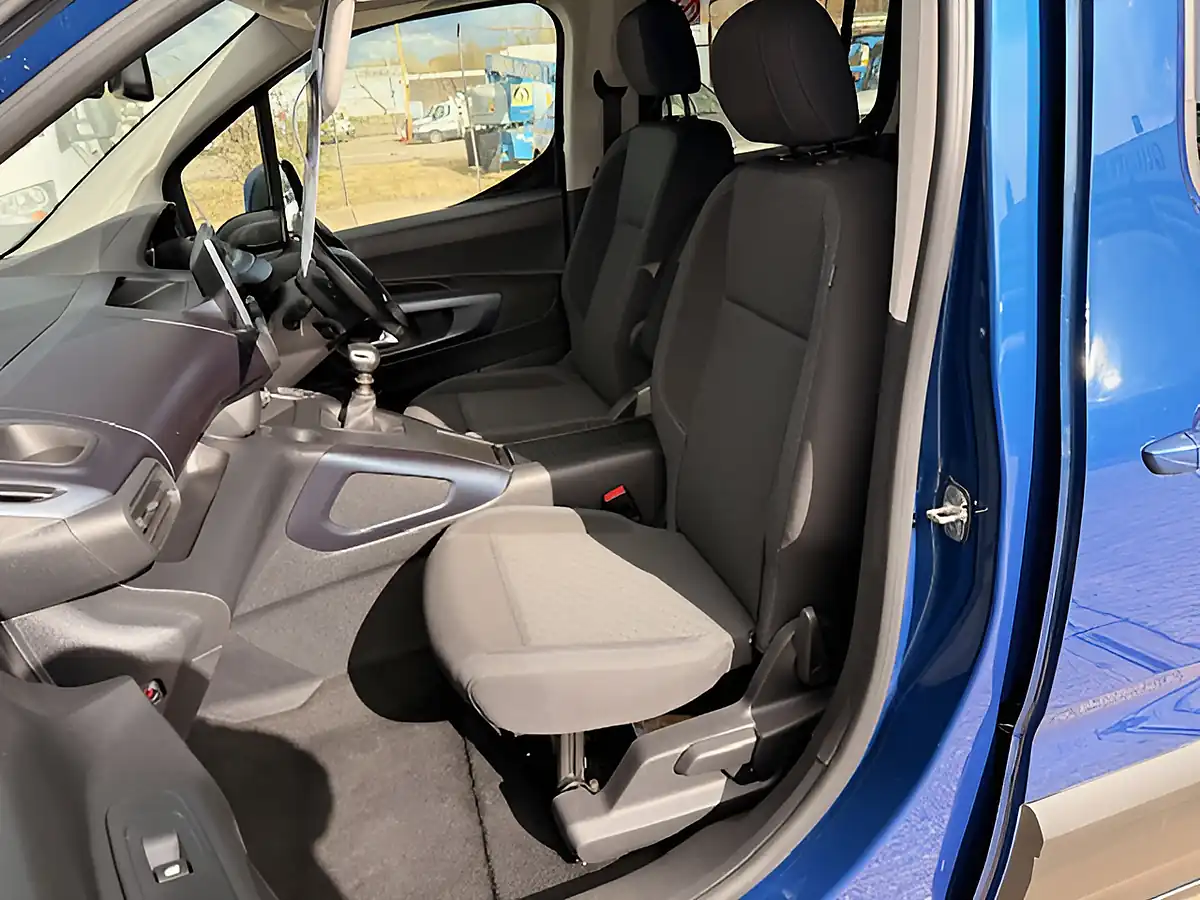 Used 2021 Peugeot Rifter Allure Horizon L2 Lwb Blue - Interior and Exterior details 16