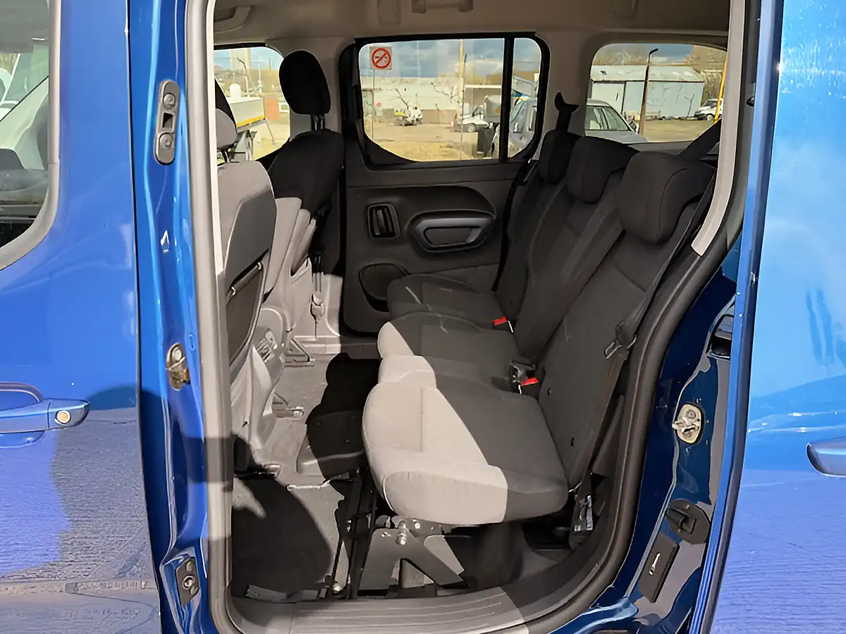 Used 2021 Peugeot Rifter Allure Horizon L2 Lwb Blue - Interior and Exterior details 18