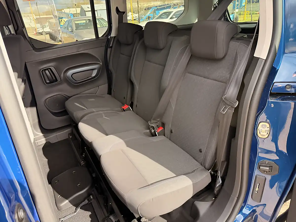 Used 2021 Peugeot Rifter Allure Horizon L2 Lwb Blue - Interior and Exterior details 19