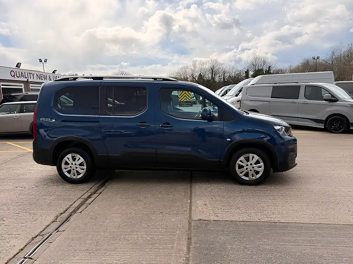 Used 2021 Peugeot Rifter Allure Horizon L2 Lwb Blue - Interior and Exterior details 2