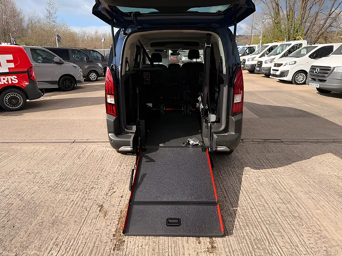 Used 2021 Peugeot Rifter Allure Horizon L2 Lwb Blue - Interior and Exterior details 6