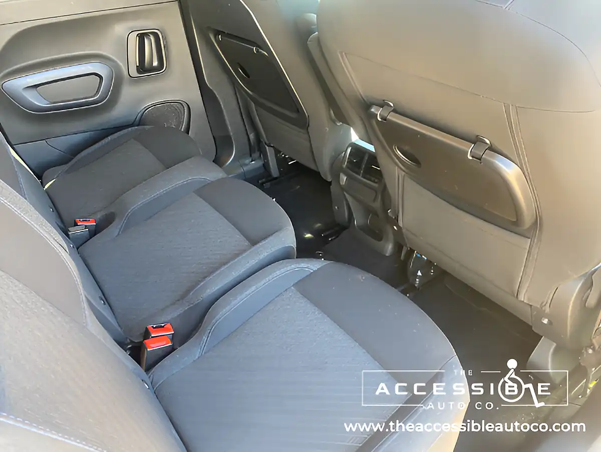 Used 2021 Peugeot Rifter Allure Horizon RS Grey - Interior and Exterior details 15
